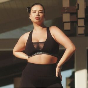 SAVAGE FENTY Main Player Medium-Impact Sports Bra Black XL.
